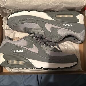 Nike Air Max 90 **Read description **